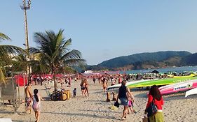 Ponta da Praia amplo 3dorm 3ban frente ao mar